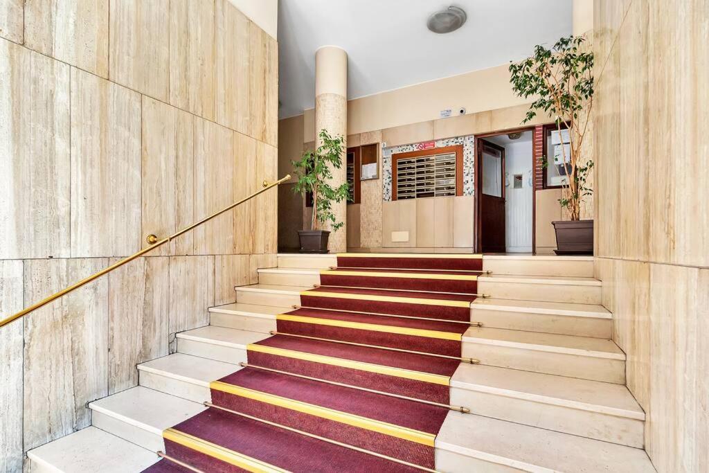 Alessia'S Flat - Caroli Apartment Milan Bagian luar foto