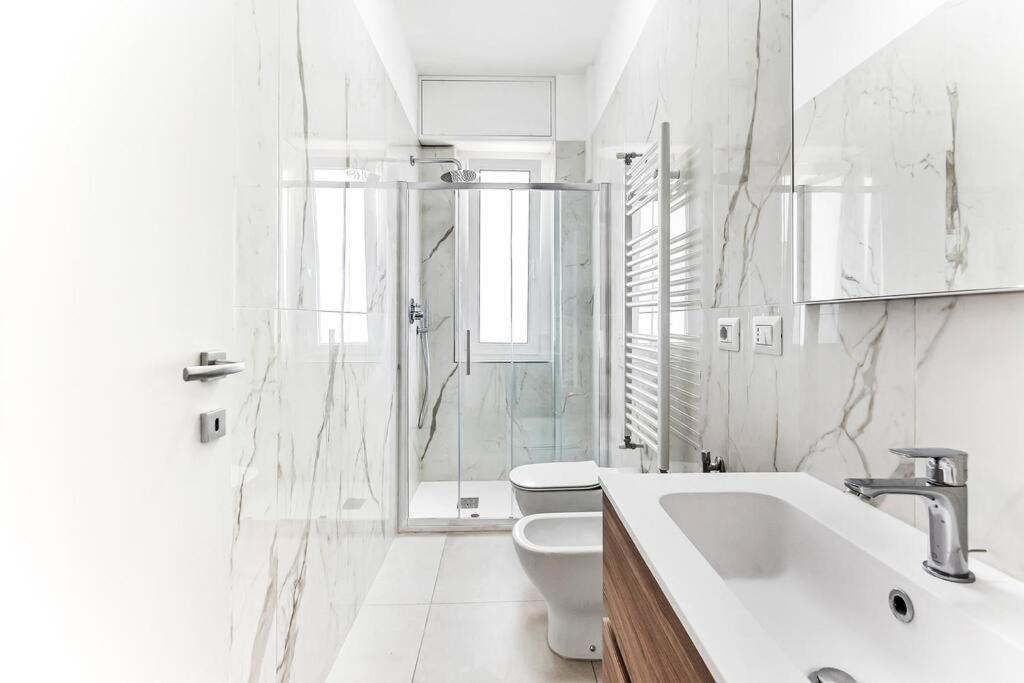 Alessia'S Flat - Caroli Apartment Milan Bagian luar foto
