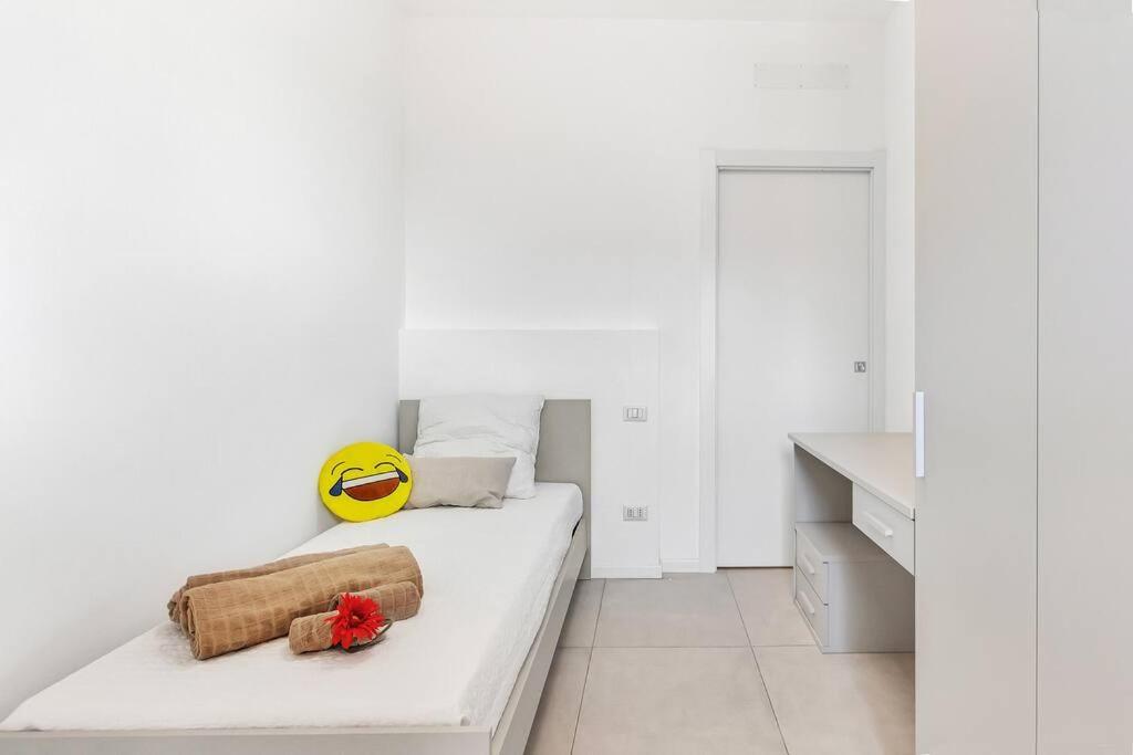 Alessia'S Flat - Caroli Apartment Milan Bagian luar foto