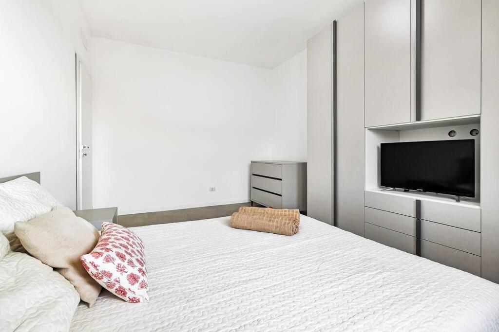 Alessia'S Flat - Caroli Apartment Milan Bagian luar foto